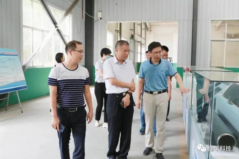 省工信厅电子信息处处长卢钦华一行到洛阳晶联调研