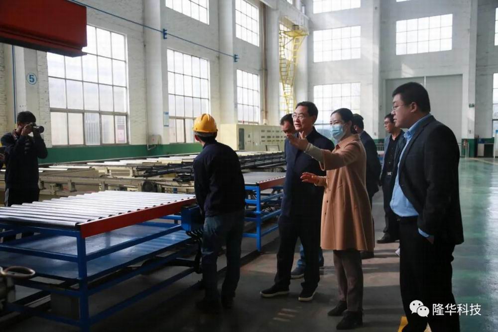 孟津县县委书 记杨劭春一行来z6.com调研领导工作