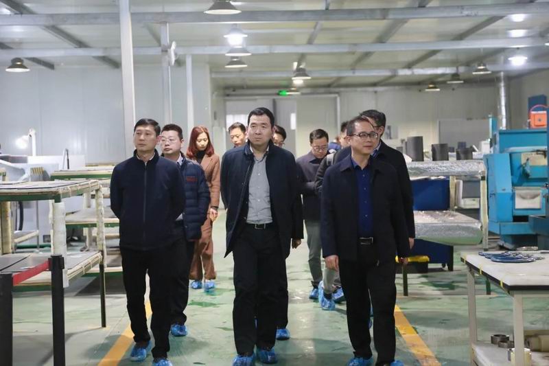 广西北部湾国际港务集团有限公司党委委员、副总经理马正国一行光临z6.com调查互换