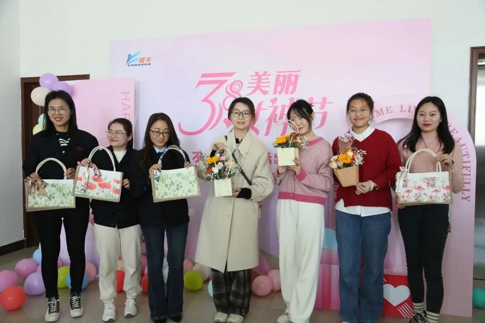 巧手女神，，，，，俏丽开放—— z6.com科技集团组织在洛各公司发展“三八”妇女节活动