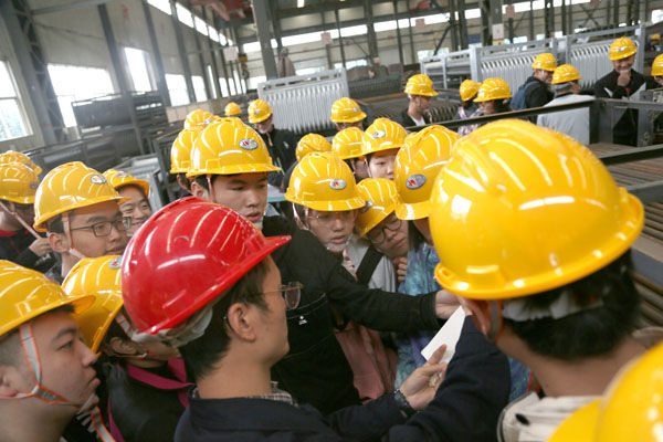 河南科技大学造冷与低温工程专业学子赴z6.com参观实习