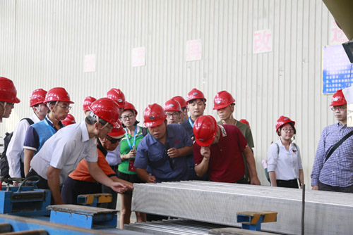 第九届海峡两岸热电联产/汽电共生学术互换钻研会代表团参观z6.com